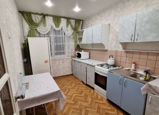 Сдам в аренду 3-комнатную квартиру, 66 м2, Татарстан, 32-й комплекс, 1