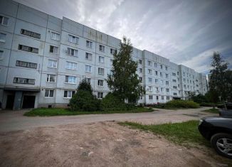 Продаю 2-ком. квартиру, 47.6 м2, Новгородская область, Лесная улица, 12