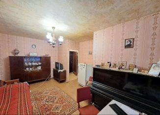 Продается 2-ком. квартира, 43 м2, Кашира, улица Иванова, 4