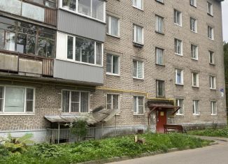 Продам 3-комнатную квартиру, 51.7 м2, Череповец, Весенняя улица, 1А