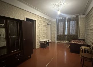 Продажа 5-ком. квартиры, 95 м2, Махачкала, улица Лаптиева, 81