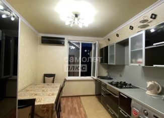 Продается двухкомнатная квартира, 45 м2, Махачкала, улица Магидова, 109