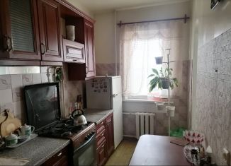 Продается 2-комнатная квартира, 53 м2, Астрахань, улица Бориса Алексеева, 61