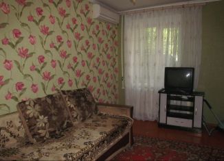 Сдача в аренду 2-ком. квартиры, 39 м2, Таганрог, улица Чехова, 322