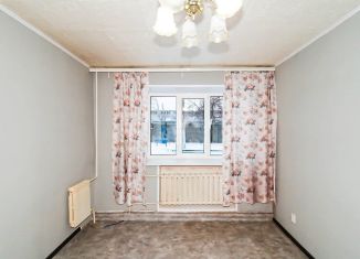 Продаю 1-ком. квартиру, 30 м2, Тюмень, Калининский округ, улица Бабарынка, 69