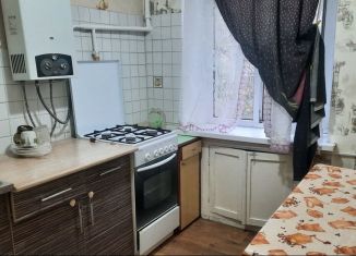 Сдам в аренду 1-ком. квартиру, 30 м2, Новочеркасск, улица Визирова, 5А