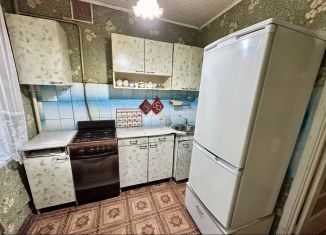 2-ком. квартира на продажу, 45 м2, поселок Большевик, улица Ленина, 32