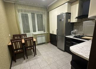 Сдается в аренду 1-ком. квартира, 45 м2, Белореченск, улица Свердлова, 1А