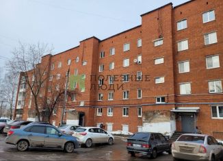 Продам четырехкомнатную квартиру, 78 м2, Удмуртия, Автозаводская улица, 58