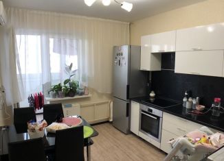 Продам 2-ком. квартиру, 64 м2, Ростов-на-Дону, Октябрьский район, улица Петренко, 10