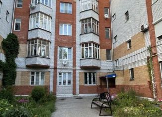 Продажа 2-ком. квартиры, 80 м2, Чувашия, улица Гузовского, 13А