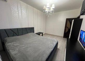 2-ком. квартира в аренду, 70 м2, Симферополь, улица Трубаченко, 16Е