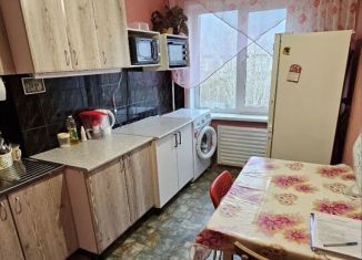 Продаю трехкомнатную квартиру, 60 м2, Барнаул, Индустриальный район, улица 50 лет СССР, 27