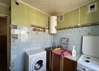 Продам 2-комнатную квартиру, 44 м2, Калининск, Советская улица, 13