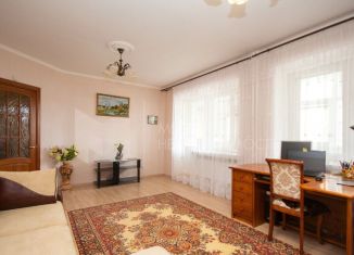 Продается 2-ком. квартира, 85 м2, Тюмень, улица Максима Горького, 3