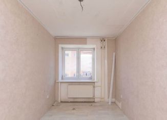 Продам 2-ком. квартиру, 44 м2, Тюмень, улица Голышева, 2к1