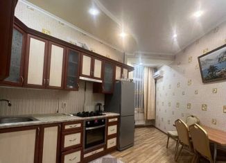 Сдается трехкомнатная квартира, 100 м2, Симферополь, Ростовская улица, 19Б