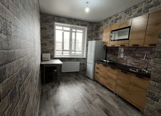 Сдается в аренду 2-комнатная квартира, 59 м2, Абакан, улица Кирова, 212А