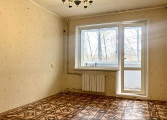 Продается трехкомнатная квартира, 50 м2, Дзержинск, улица Терешковой, 58