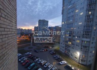 Продается 3-ком. квартира, 70.2 м2, Омск, Светловская улица, 10, Ленинский округ