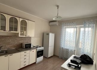 Сдается 1-ком. квартира, 38 м2, Краснодар, улица им. Артюшкова В.Д., 15