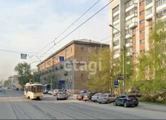 Продаю 2-ком. квартиру, 43 м2, Новосибирск, улица Мичурина, 31, Центральный район