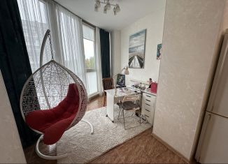 Сдам 3-ком. квартиру, 100 м2, Омск, улица Декабристов, 116