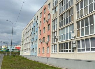 Продажа трехкомнатной квартиры, 73.6 м2, поселок городского типа Стройкерамика, улица Академика Дмитрия Козлова, 1