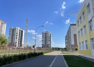 Продаю 2-ком. квартиру, 59 м2, Воронеж, улица Полковника Богомолова, 1