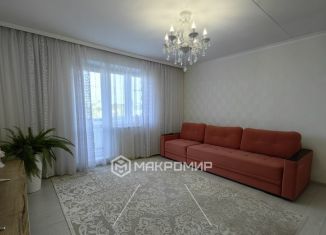 Продам 3-ком. квартиру, 64 м2, Челябинск, улица Коммунаров, 94