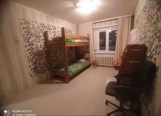 Сдам в аренду 3-комнатную квартиру, 64 м2, Курган, Уральская улица, жилой район Центральный