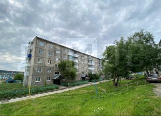 2-комнатная квартира на продажу, 38 м2, поселок городского типа Верхние Серги, улица Партизан, 5