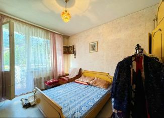 Продаю 3-комнатную квартиру, 76 м2, Ялта, улица Фурмана, 6