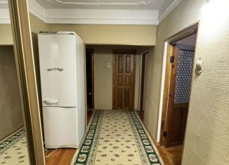 Продам трехкомнатную квартиру, 70 м2, Махачкала, улица Зои Космодемьянской, 54Бк1, Ленинский внутригородской район