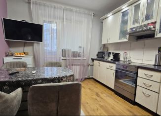 Продам трехкомнатную квартиру, 81 м2, Сестрорецк, улица Токарева, 6