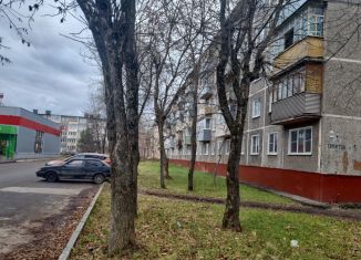 Сдаю в аренду 2-ком. квартиру, 46 м2, Иваново, проспект Строителей, 90