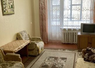 Сдается однокомнатная квартира, 32 м2, Брянск, улица Емлютина, 43