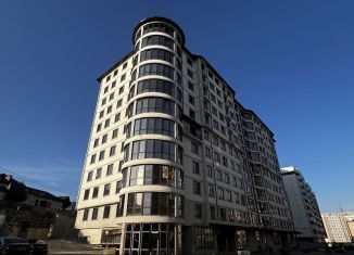 Продам 3-комнатную квартиру, 97 м2, Кабардино-Балкариия, улица Атажукина, 11/1