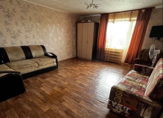 Сдам 1-ком. квартиру, 40 м2, Вольск, улица Ленина, 204