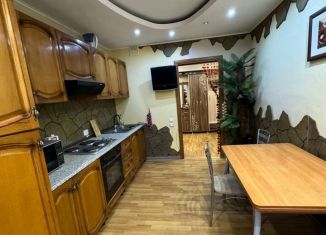 Аренда 2-ком. квартиры, 60 м2, Красноярский край, улица Лауреатов, 76