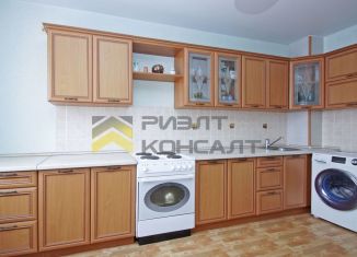 Продается двухкомнатная квартира, 54.8 м2, Омск, улица 6-я Линия, 180