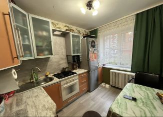 Продам 3-ком. квартиру, 63.3 м2, Подольск, Советская улица, 13А