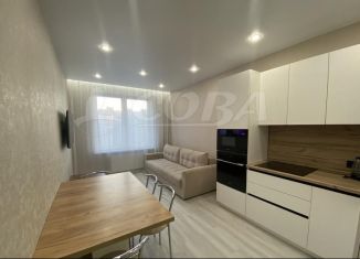 Продажа 2-ком. квартиры, 56 м2, Тюмень, улица Ветеранов Труда, 9А