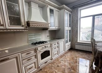 Продается 4-комнатная квартира, 145 м2, Махачкала, 3-й проезд Азиза Алиева, 3Б, Советский внутригородской район