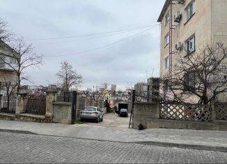 Сдается 2-ком. квартира, 54 м2, Севастополь, улица Суворова, 26