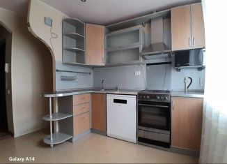 Продаю 3-комнатную квартиру, 63 м2, Таганрог, улица Сергея Лазо, 5-3