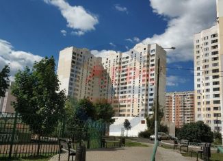 Продается трехкомнатная квартира, 97.6 м2, Москва, улица Маршала Савицкого, 12к1