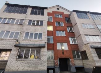 Продам 3-ком. квартиру, 92.8 м2, Барнаул, Октябрьский район, Водопроводная улица, 109А