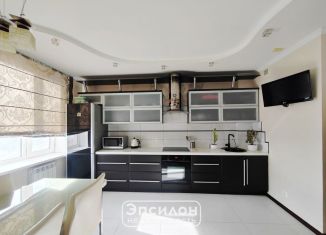 Продам 1-комнатную квартиру, 47 м2, Курск, улица Радищева, 20