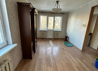 Продам 1-ком. квартиру, 30.5 м2, Луга, проспект Кирова, 93